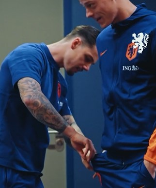 Olij grapt en kijkt in zak Van Hecke: 'Haaland? Haaland?'