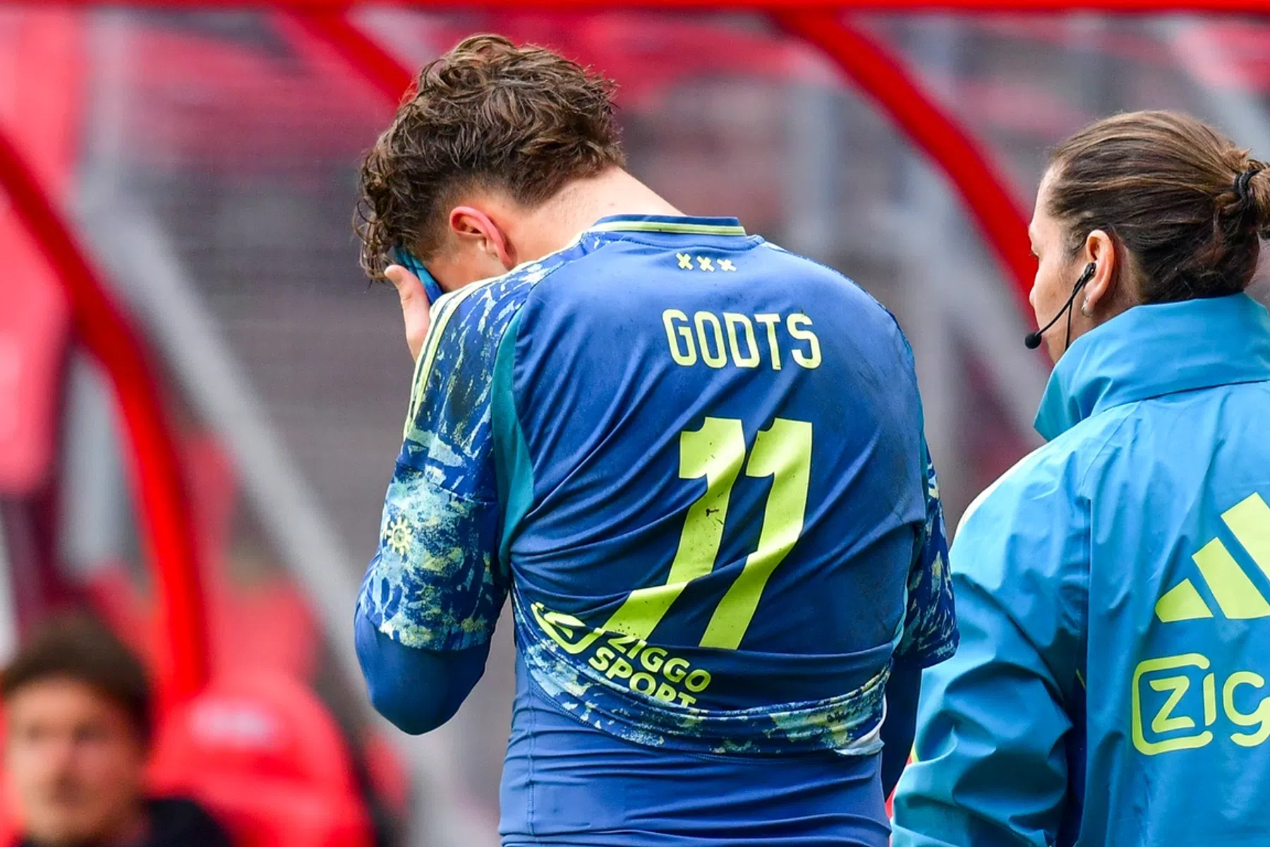 Tegenvaller voor Ajax: Farioli voorlopig zonder Godts