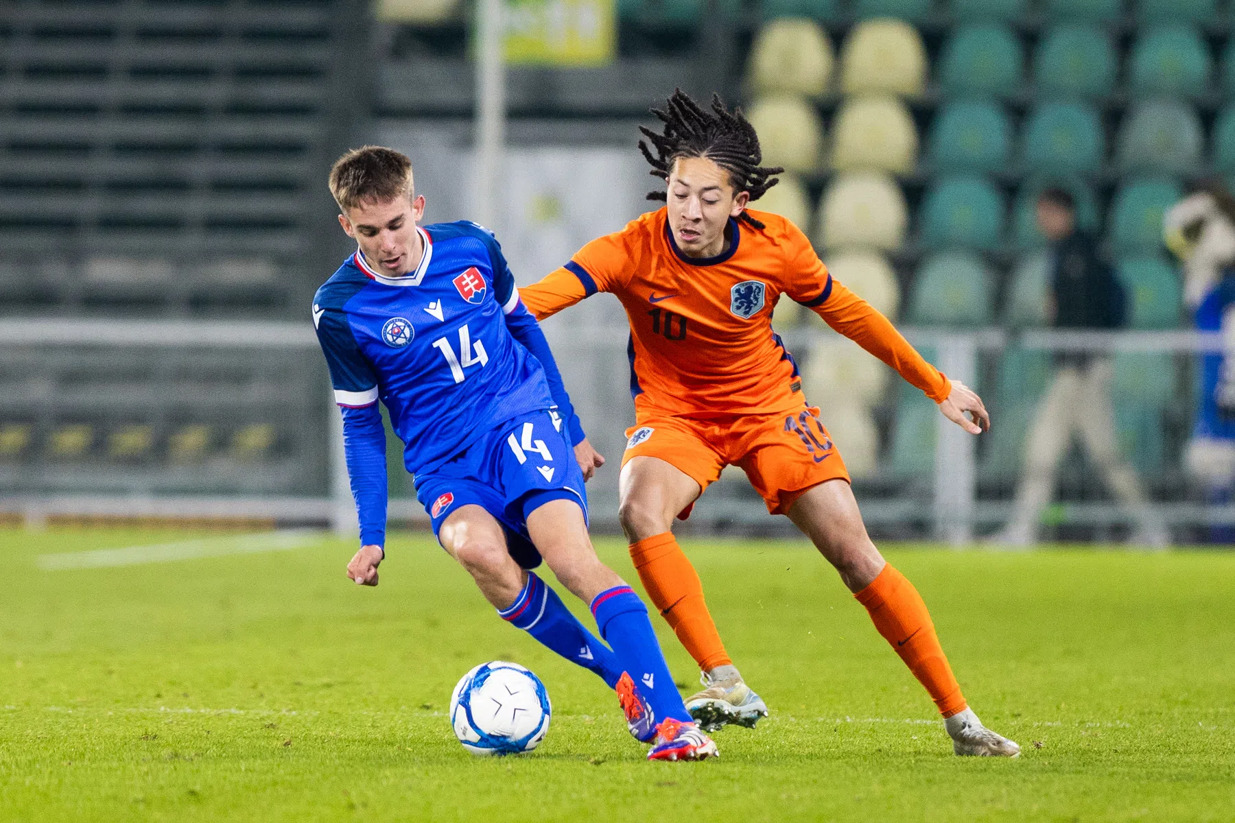 Fitz-Jim maakt ook indruk bij Jong Oranje: 'Dat moet hij doorzetten'