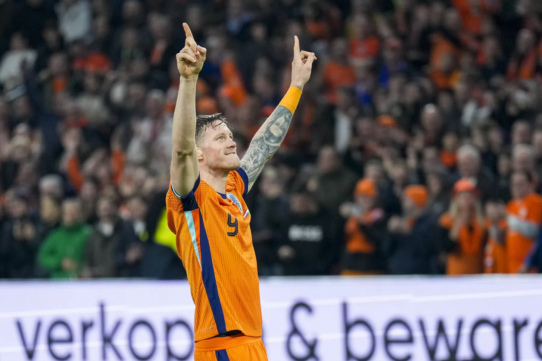 Van der Vaart haalt uit naar Weghorst: 'Dit had wel wat minder gemogen' 