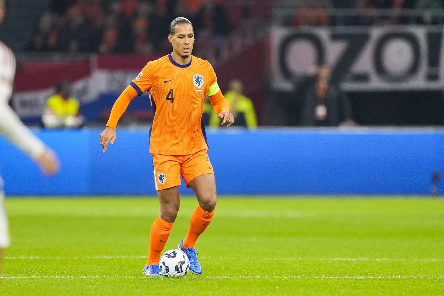 Van Dijk onder de indruk van Hongaarse ploeg na medisch voorval