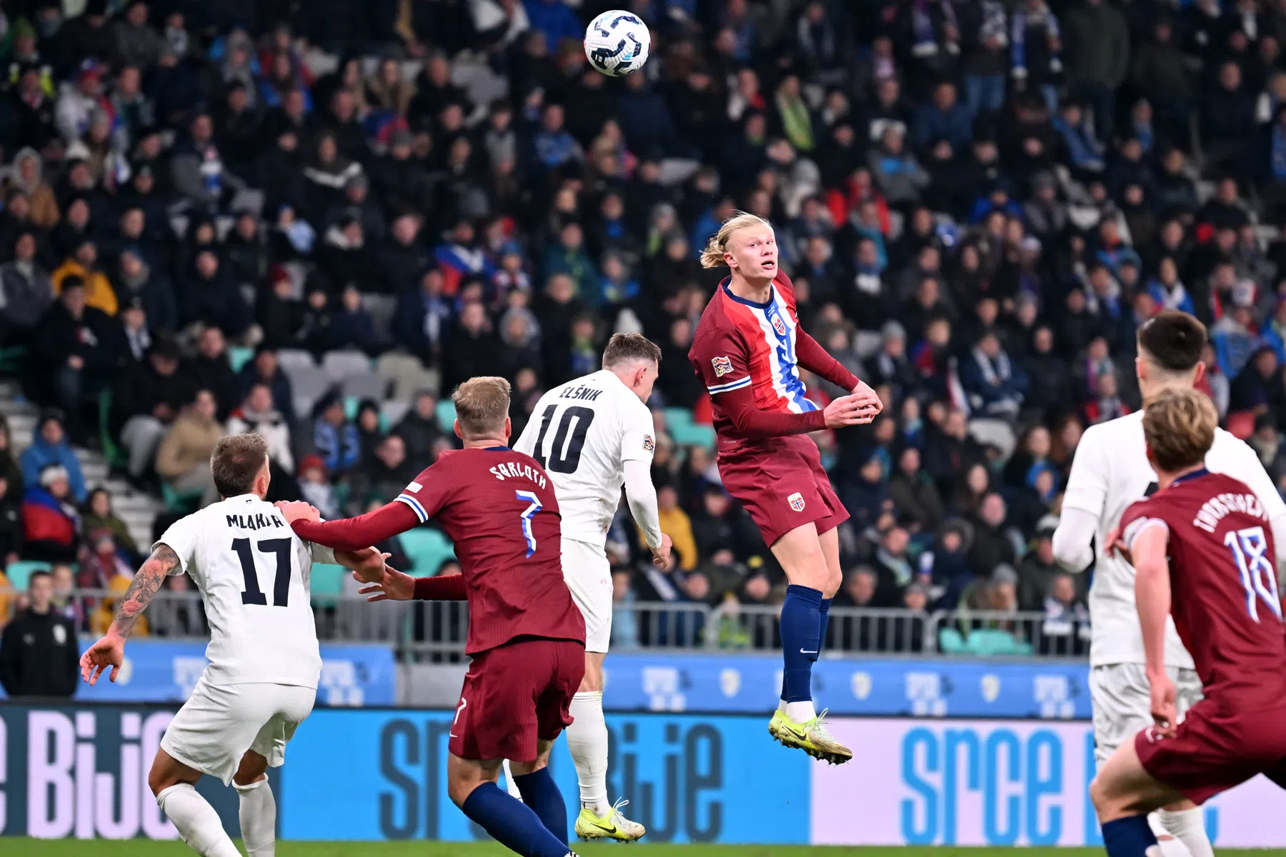 Hattrick van Haaland helpt Noorwegen aan Nations League-primeur
