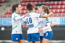 Thumbnail for article: Eredivisie: nek-aan-nek-race Ajax en PSV, maar ook volop geblunder