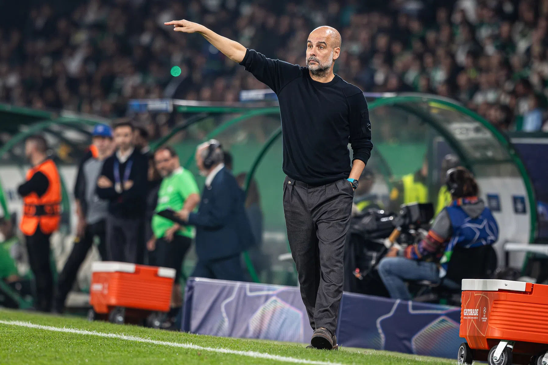 Guardiola stelt City-supporters gerust: 'Als we degraderen, blijf ik hier'