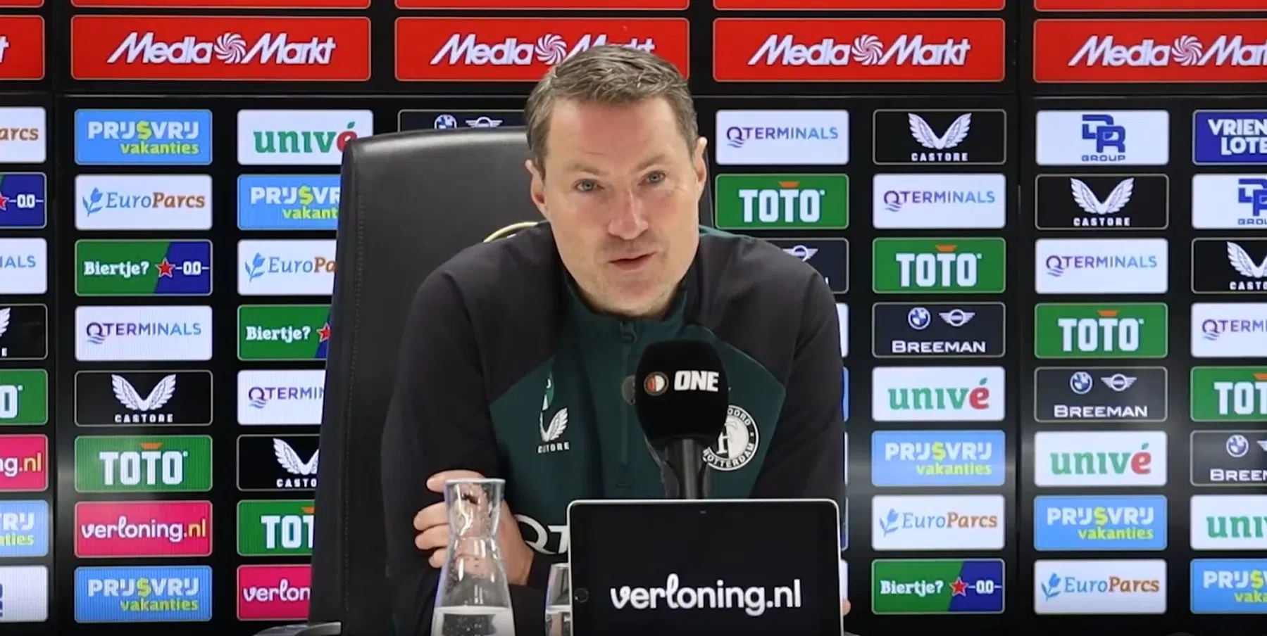 Van Persie krijgt lovende woorden van Priske: 'Mooie toekomst voor zich'