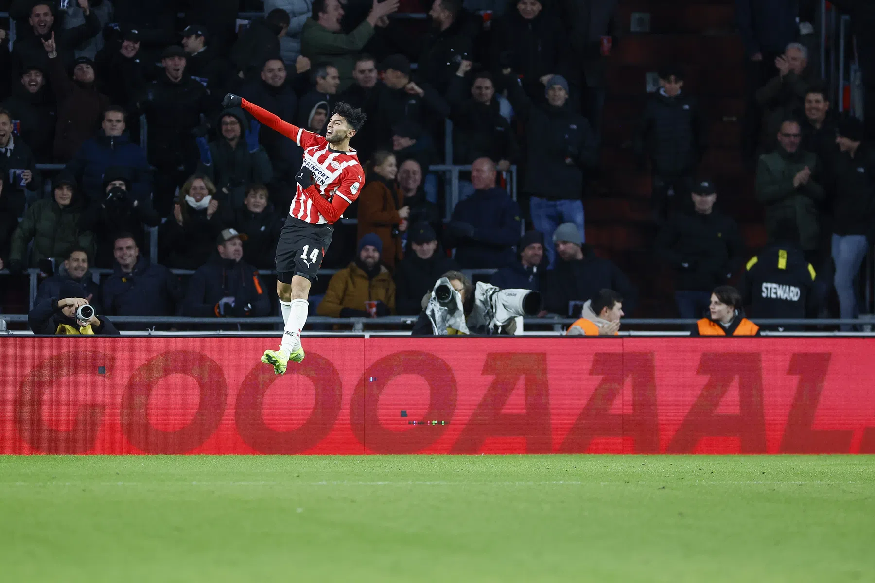 Topscorer Pepi bezorgt flitsend PSV zorgeloze avond tegen FC Groningen