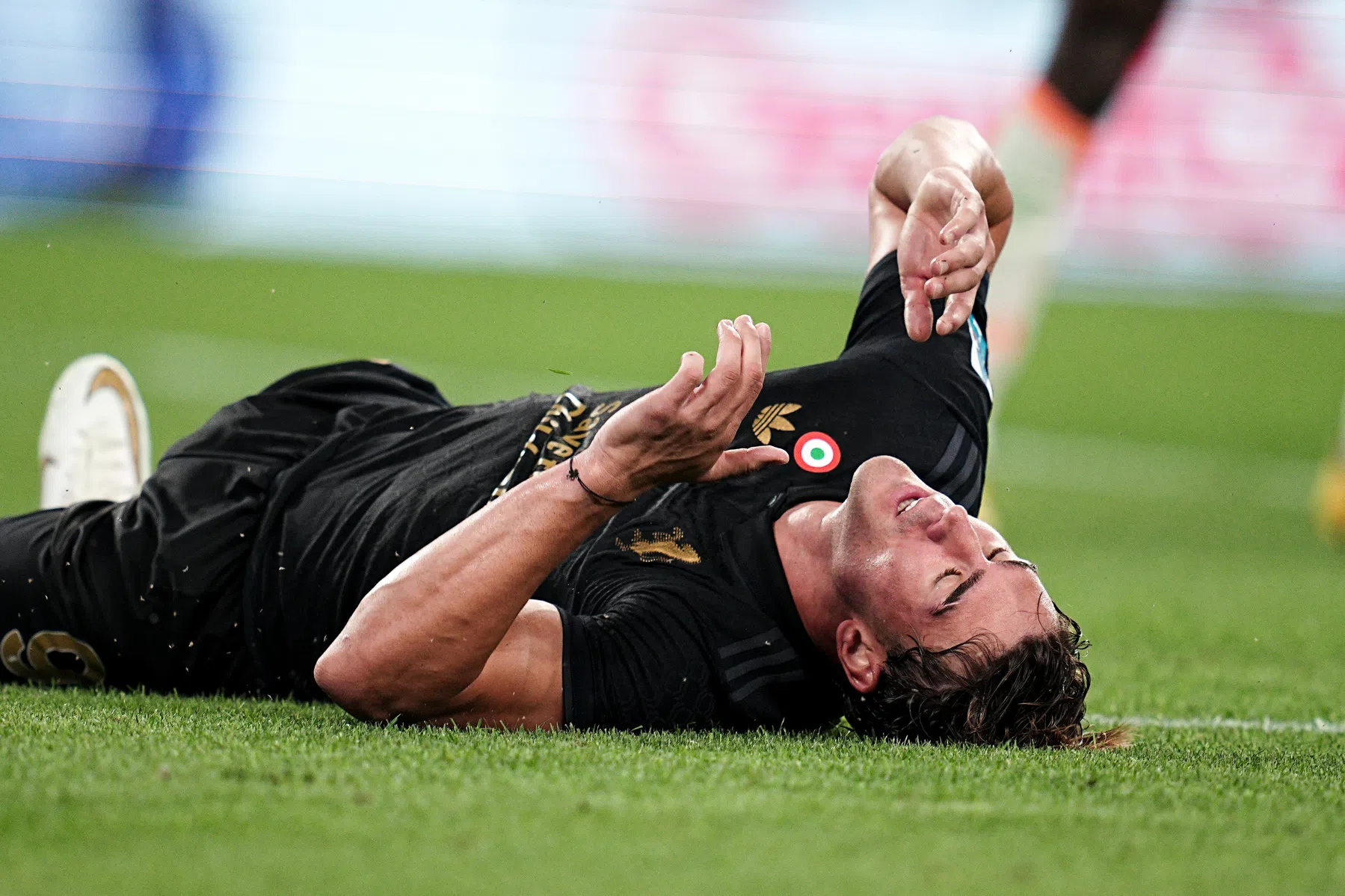 Gehavend Juventus met slechts veertien (!) veldspelers naar Aston Villa