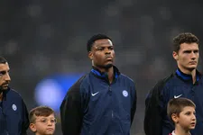Thumbnail for article: Witte rook uit Milaan: Inter legt Dumfries langer vast