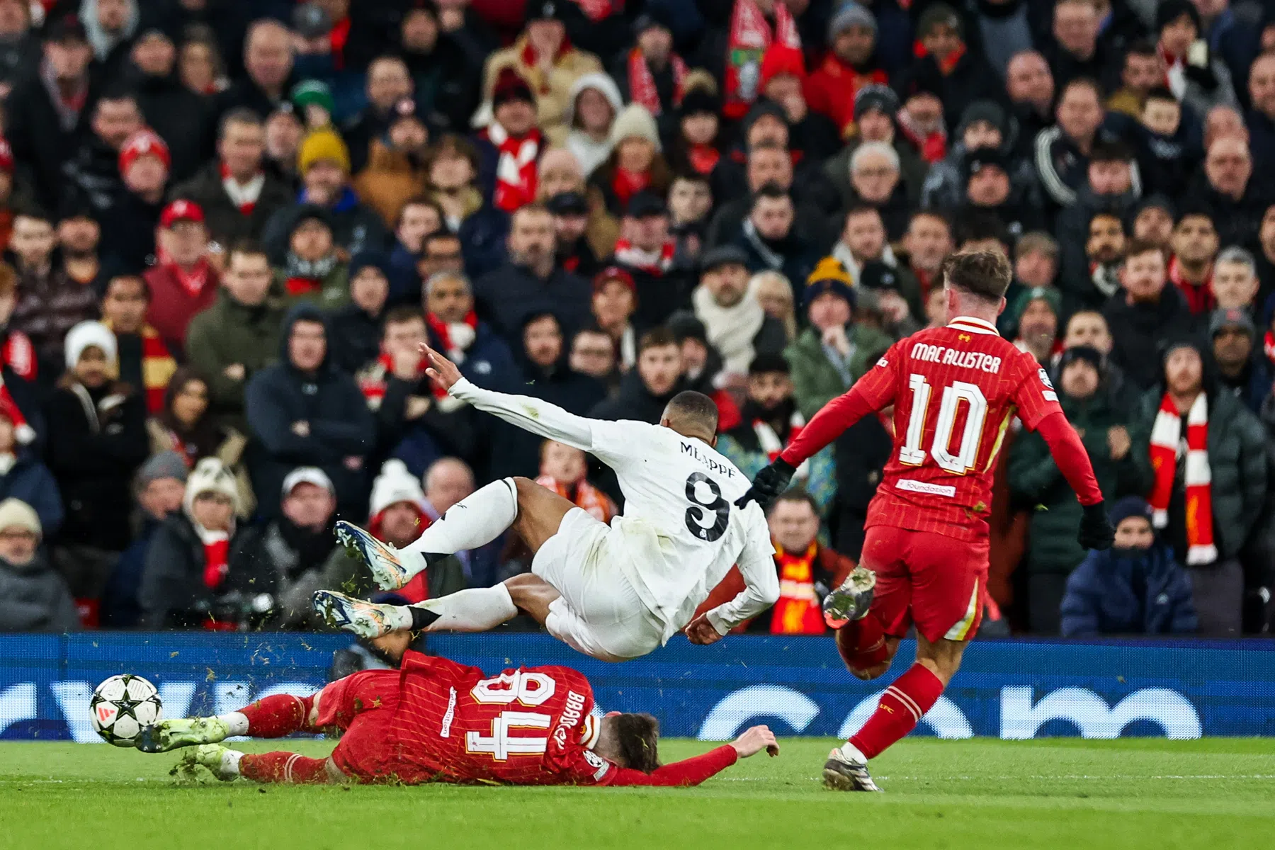Britse pers bestrooit Liverpool met nóg meer superlatieven: 'Beste team ter wereld'