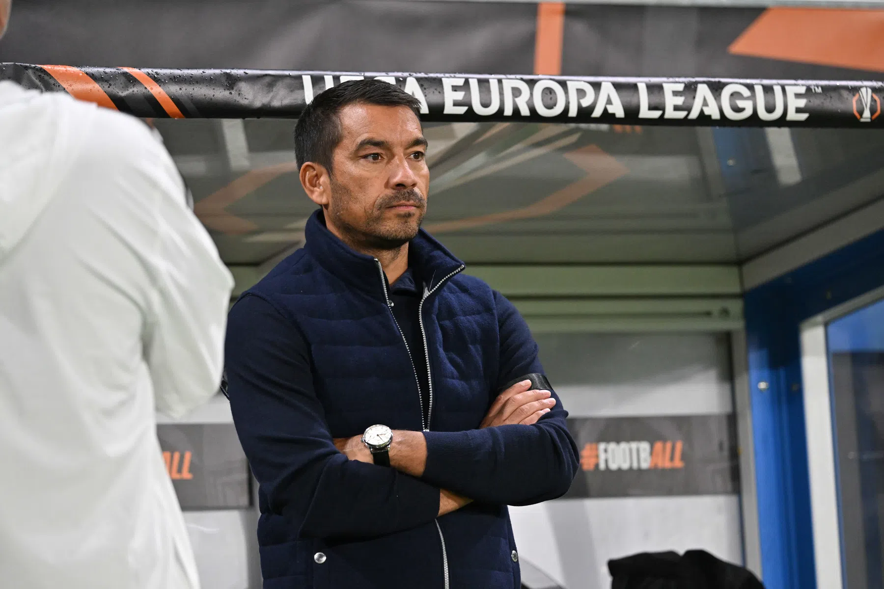 Wéér Besiktas-misère voor Van Bronckhorst, Ajax- en AZ-opponenten gelijk