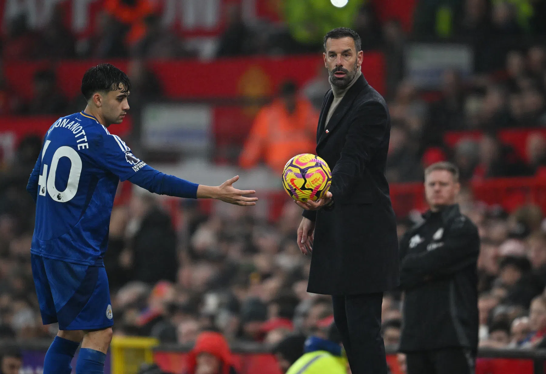 Gemengde reacties op aanstelling Van Nistelrooij: 'Leicester neemt een gokje'