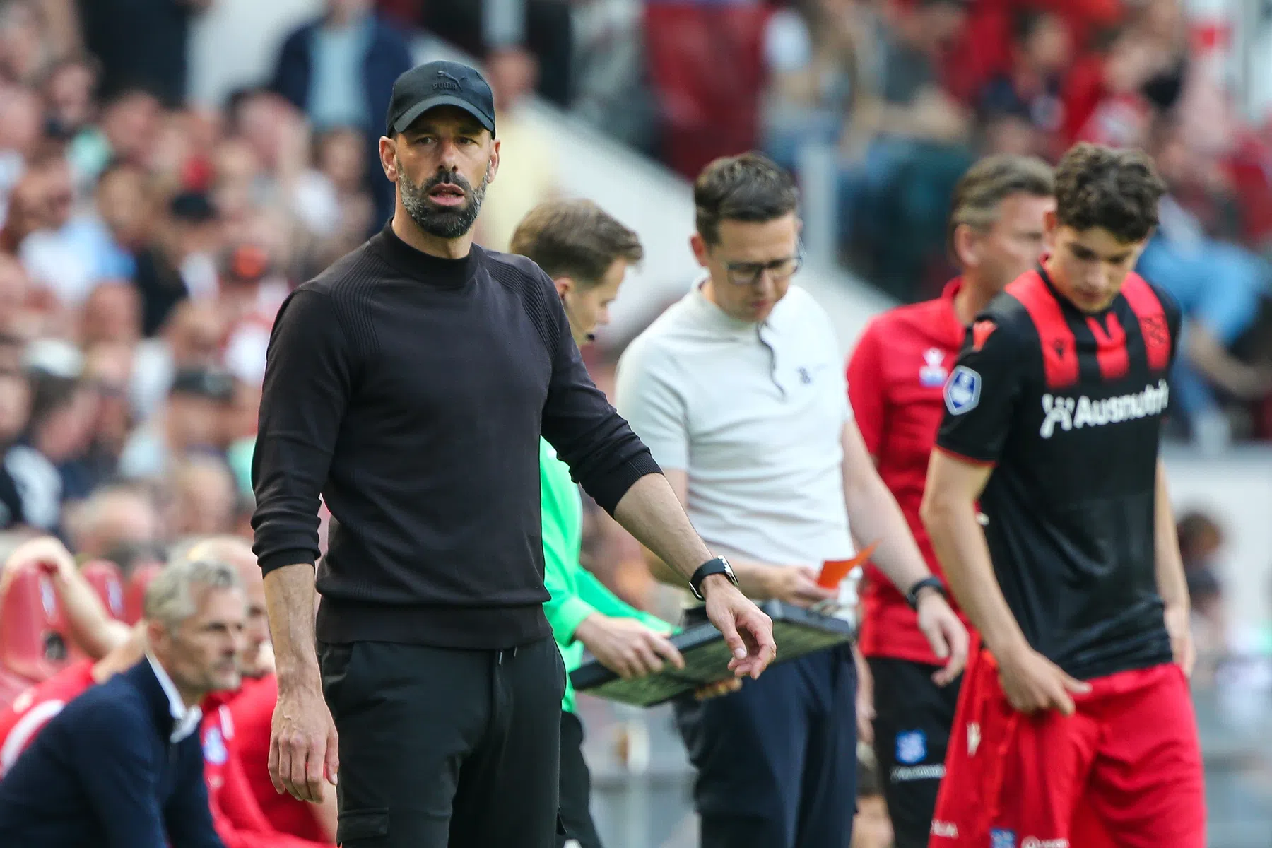 Van Nistelrooij reageert op aanstelling bij Leicester City