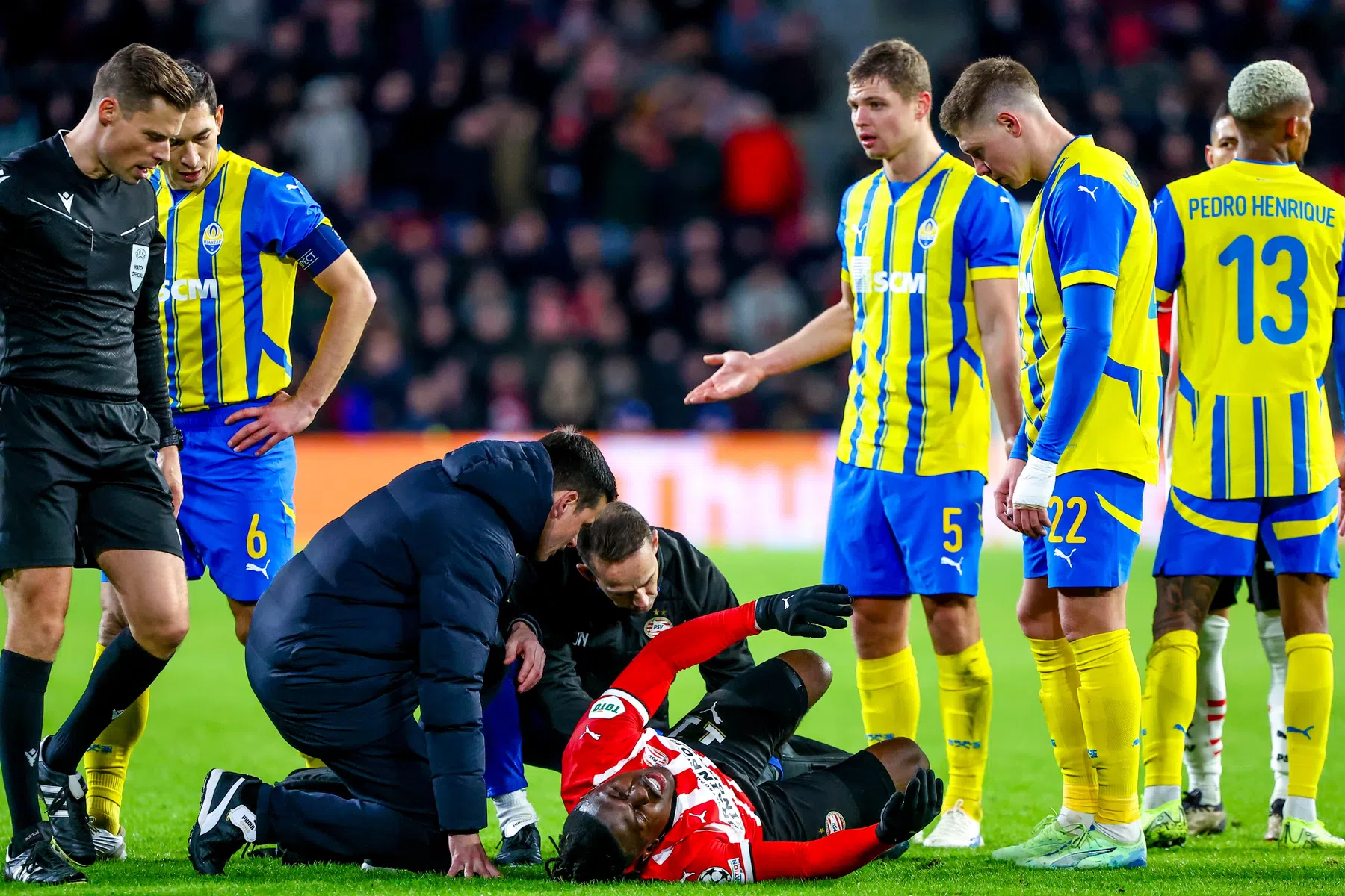 Bosz reageert op doodschop Bakayoko: 'Echt smerig'