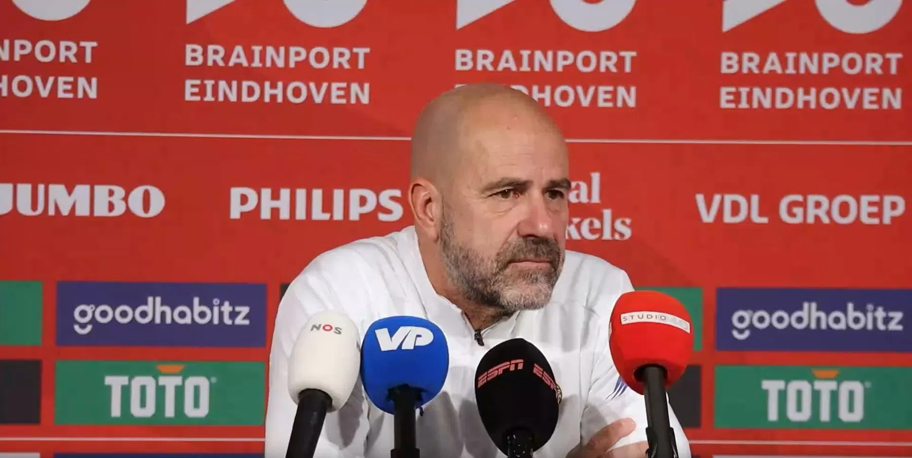 Bosz looft Mauro Júnior: 'Dat doet niet iedere speler'