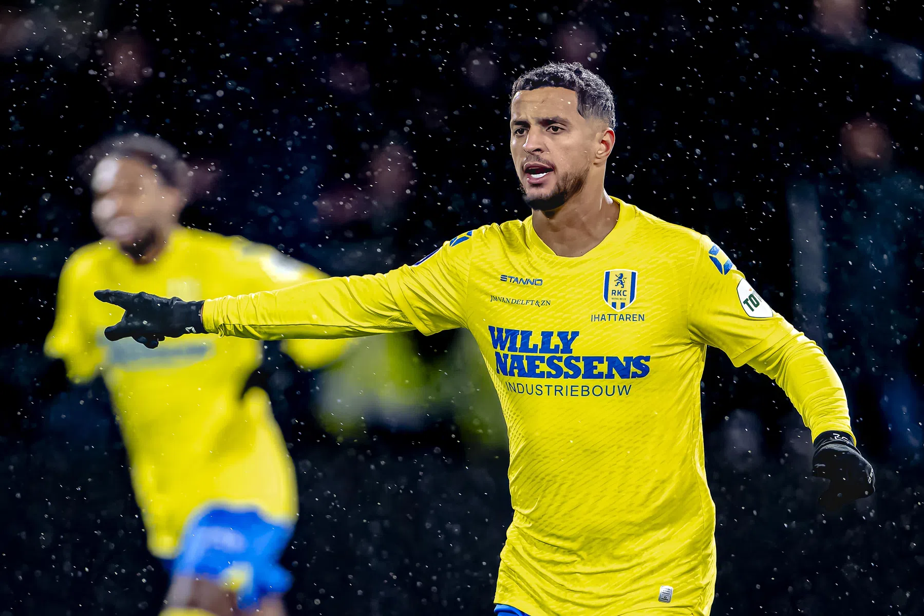 Ihattaren bezorgt Van Persie en Heerenveen flinke kater