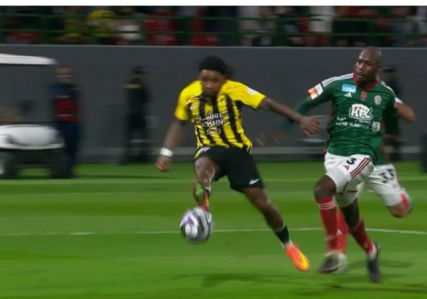 Bergwijn steelt de show bij Saoedische ontmoeting met Wijnaldum