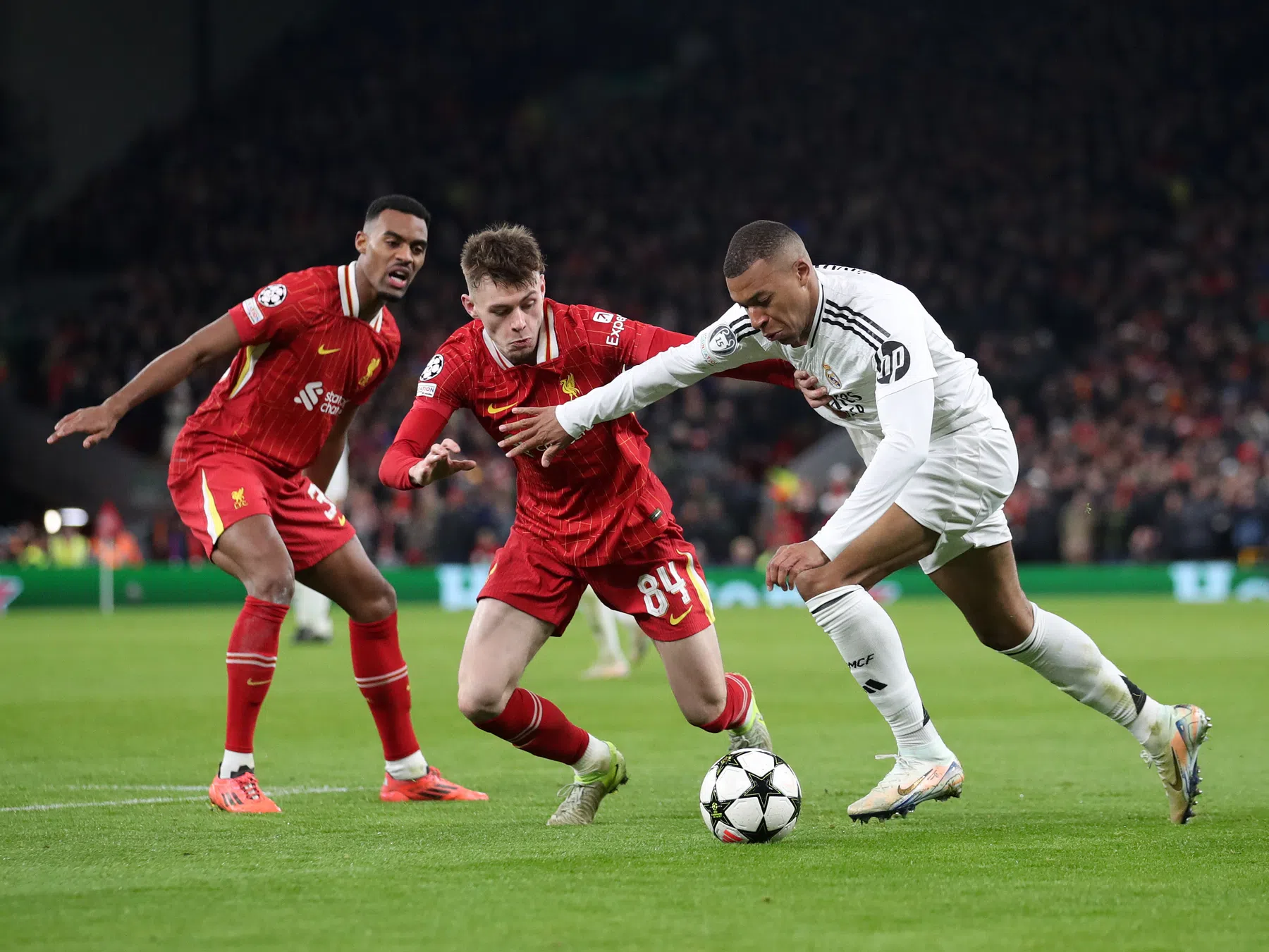 'Defensieve problemen Liverpool worden groter: Bradley weken afwezig'
