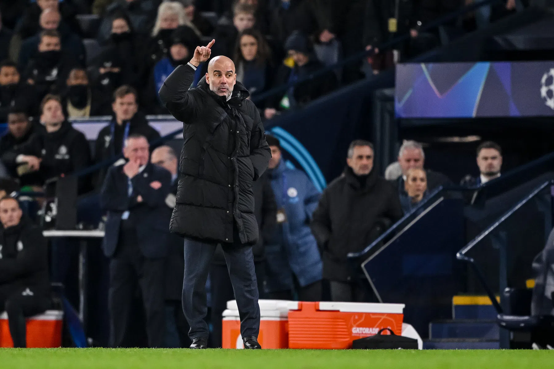 Guardiola verbaasd na plagerig gezang: 'Dit had ik niet verwacht op Anfield'