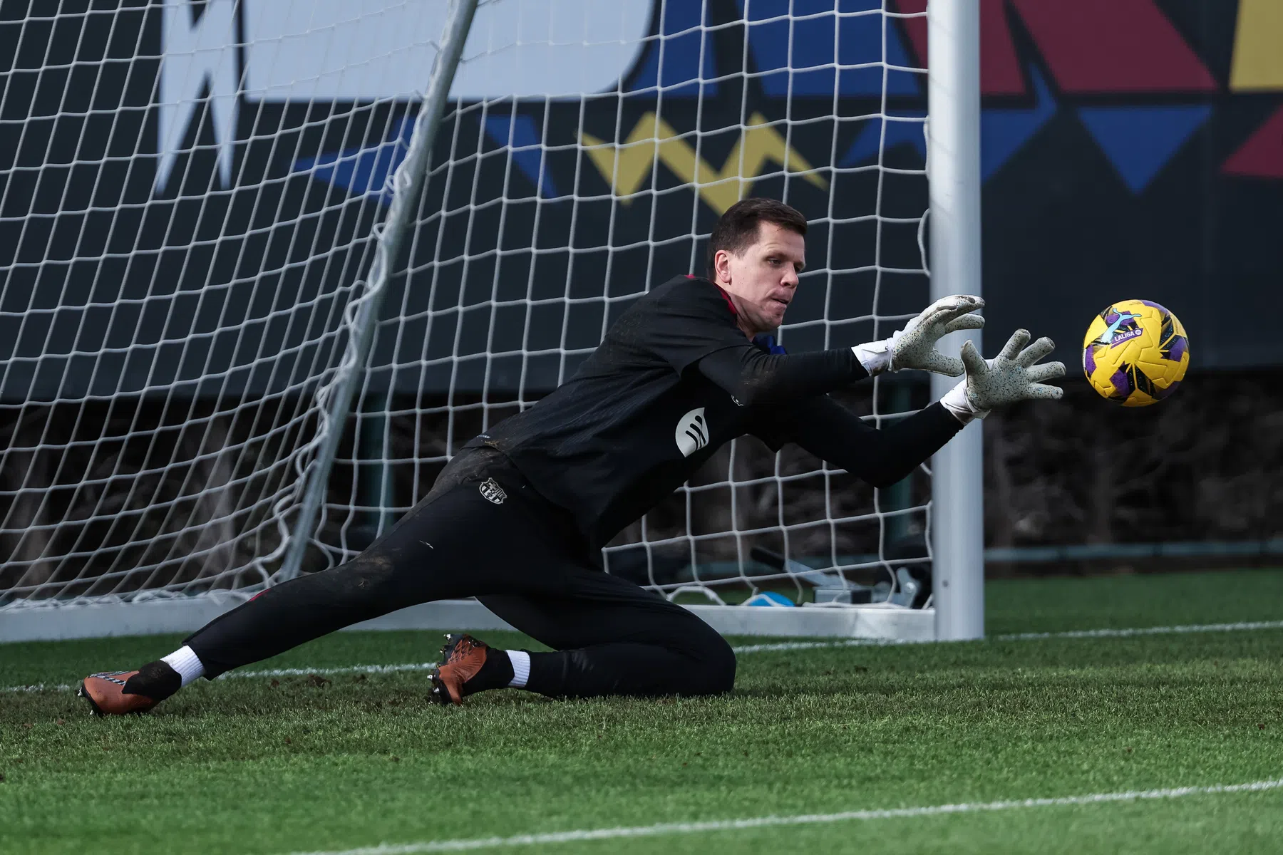 Szczesny heeft concurrentiestrijd bij Barcelona verloren