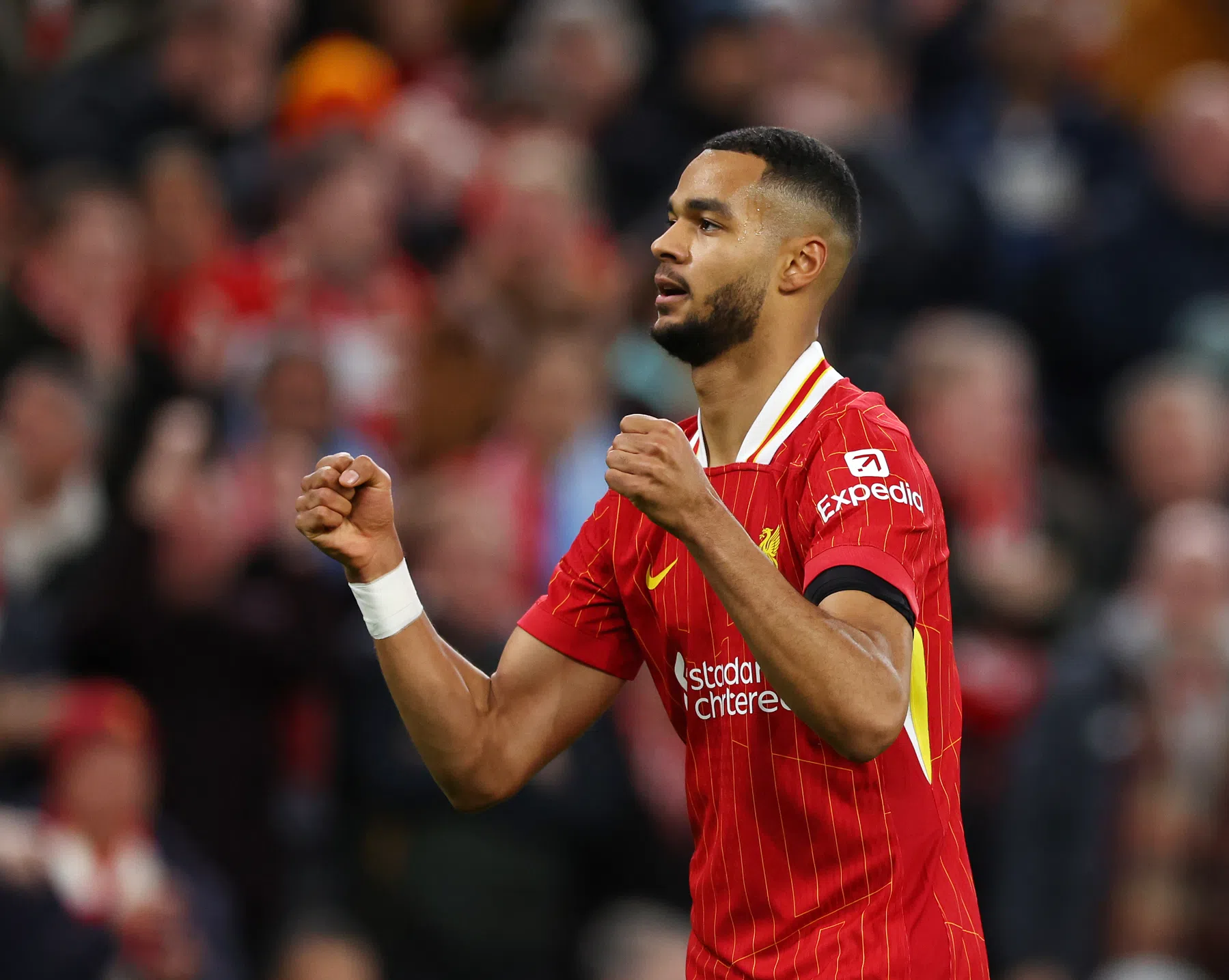 Oppermachtig Liverpool vergroot titelkansen met bijna vijf procent