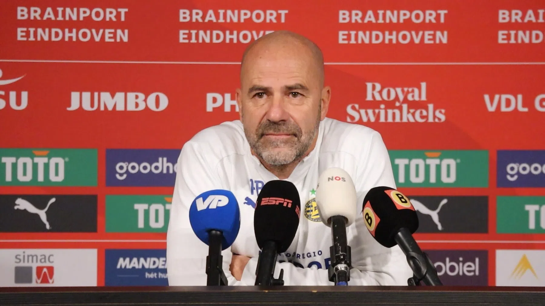 Waarom Bosz geen flesje wijn opentrok na gelijkspel bij Ajax - FC Utrecht