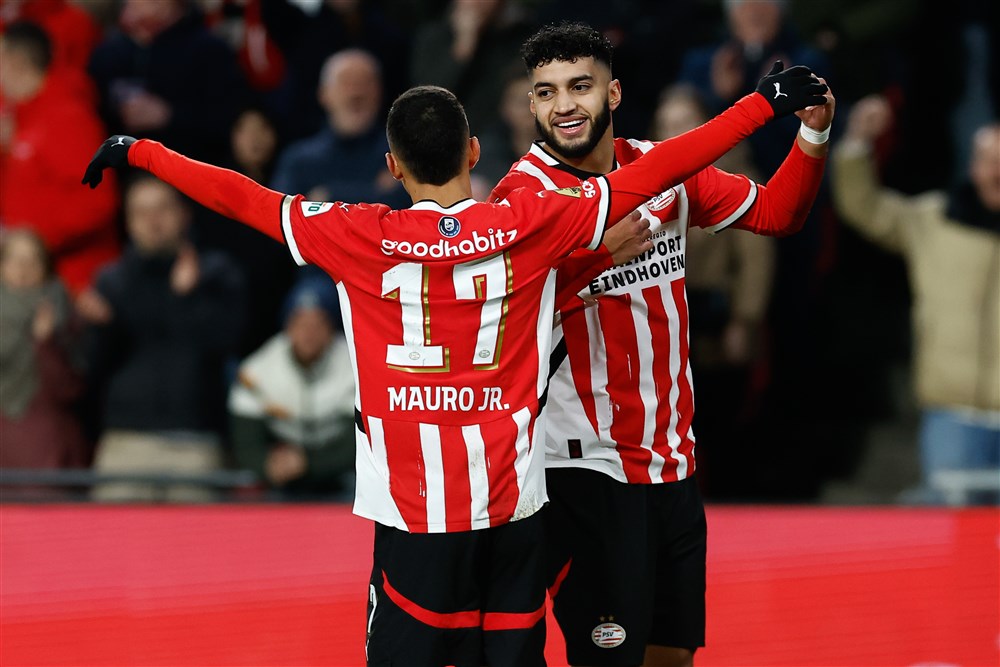 PSV mist sterkhouders niet: 'Dat is eigenlijk níet normaal'