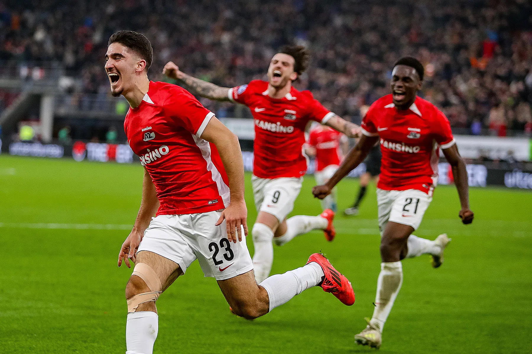 AZ bezorgt tandeloos Ajax eerste Eredivisie-nederlaag sinds 18 augustus