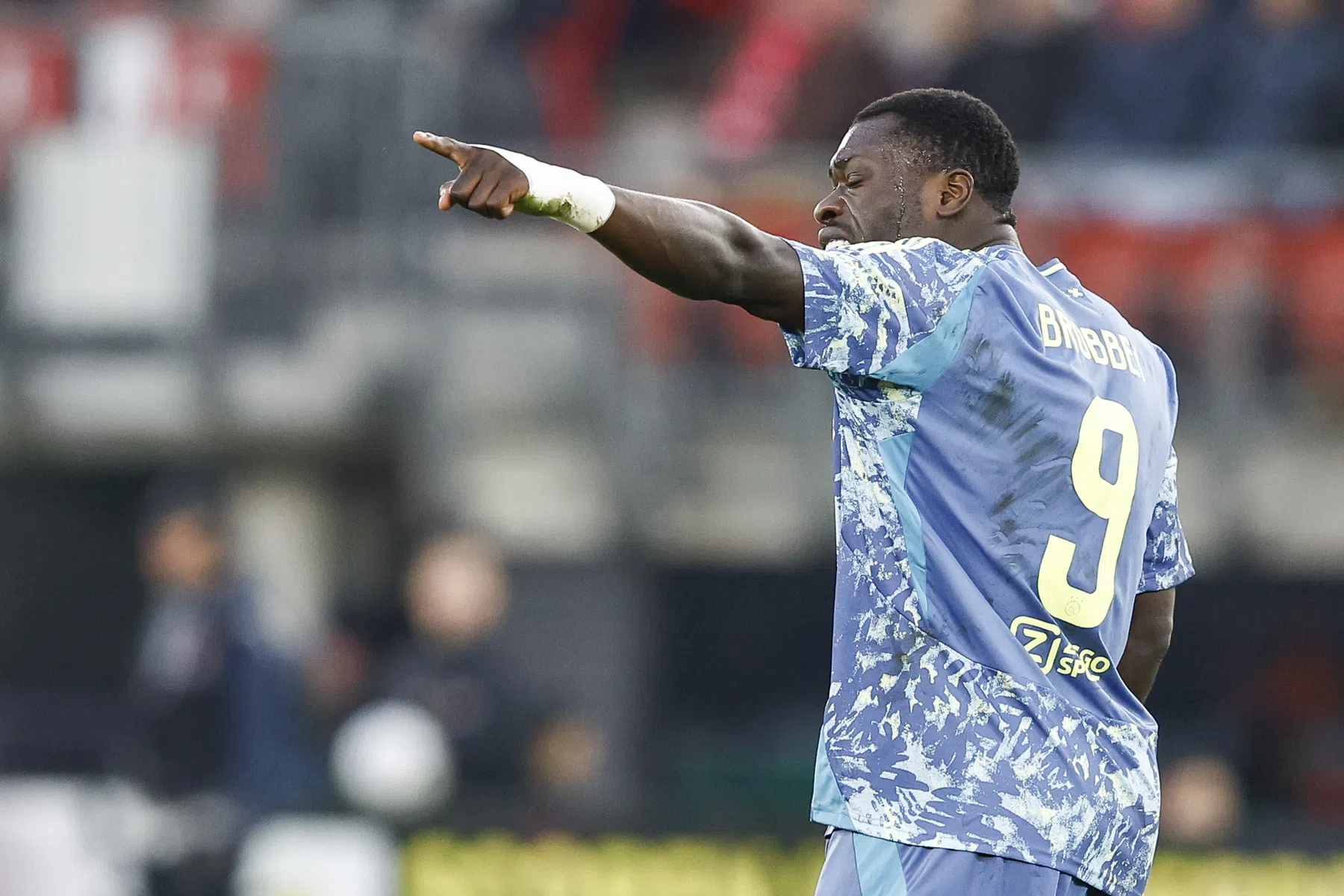 Verbazing over afgekeurde Ajax-goal: 'Dit gebeurt duizend keer in een duel'