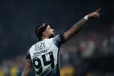 Thumbnail for article: Memphis sluit seizoen Corinthians in stijl af met spectaculaire omhaal