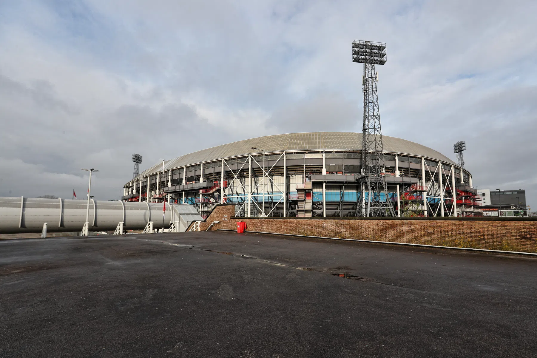 Feyenoord en Stadion Feijenoord willen één worden, flink kostenplaatje