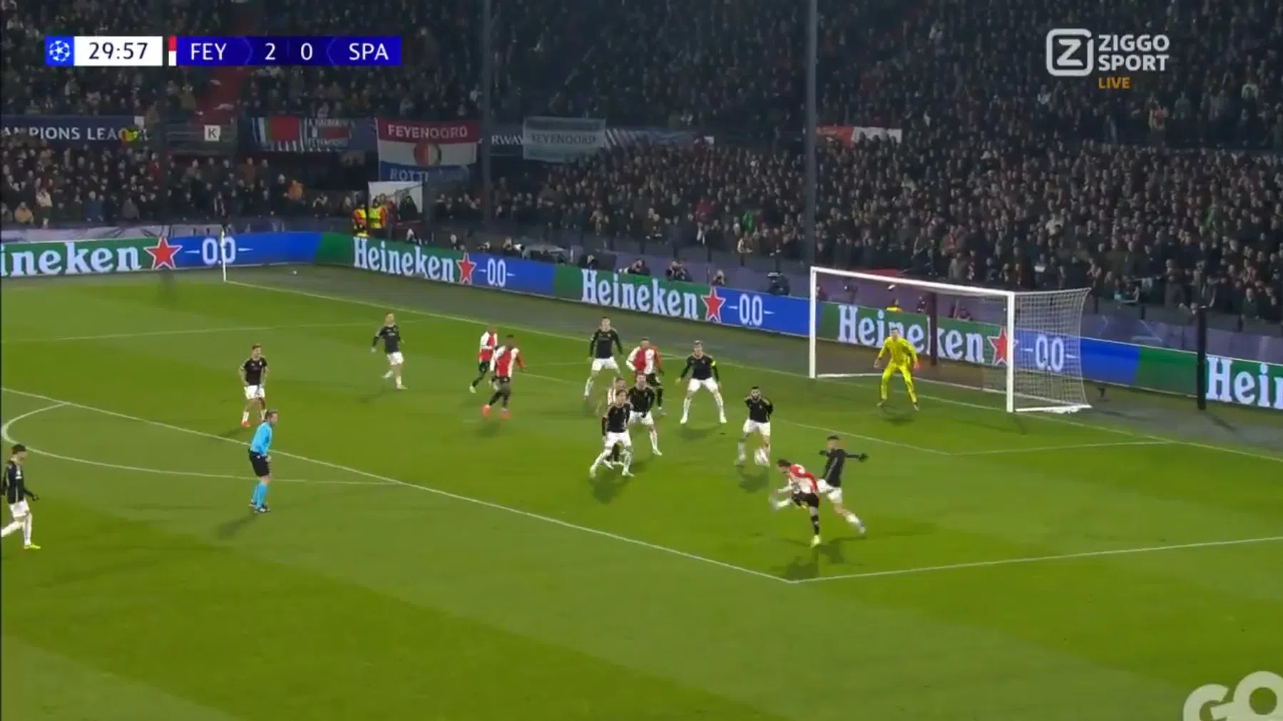 Hadj Moussa bevestigt zijn topvorm met prachtige CL-goal