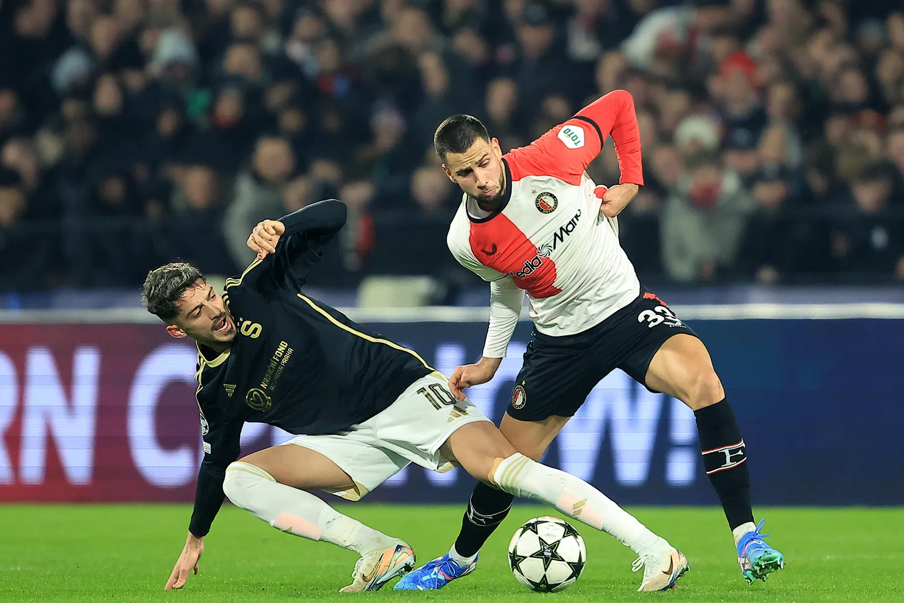 Tsjechen schrikken van 'anderhalve minuut horror' van Feyenoord