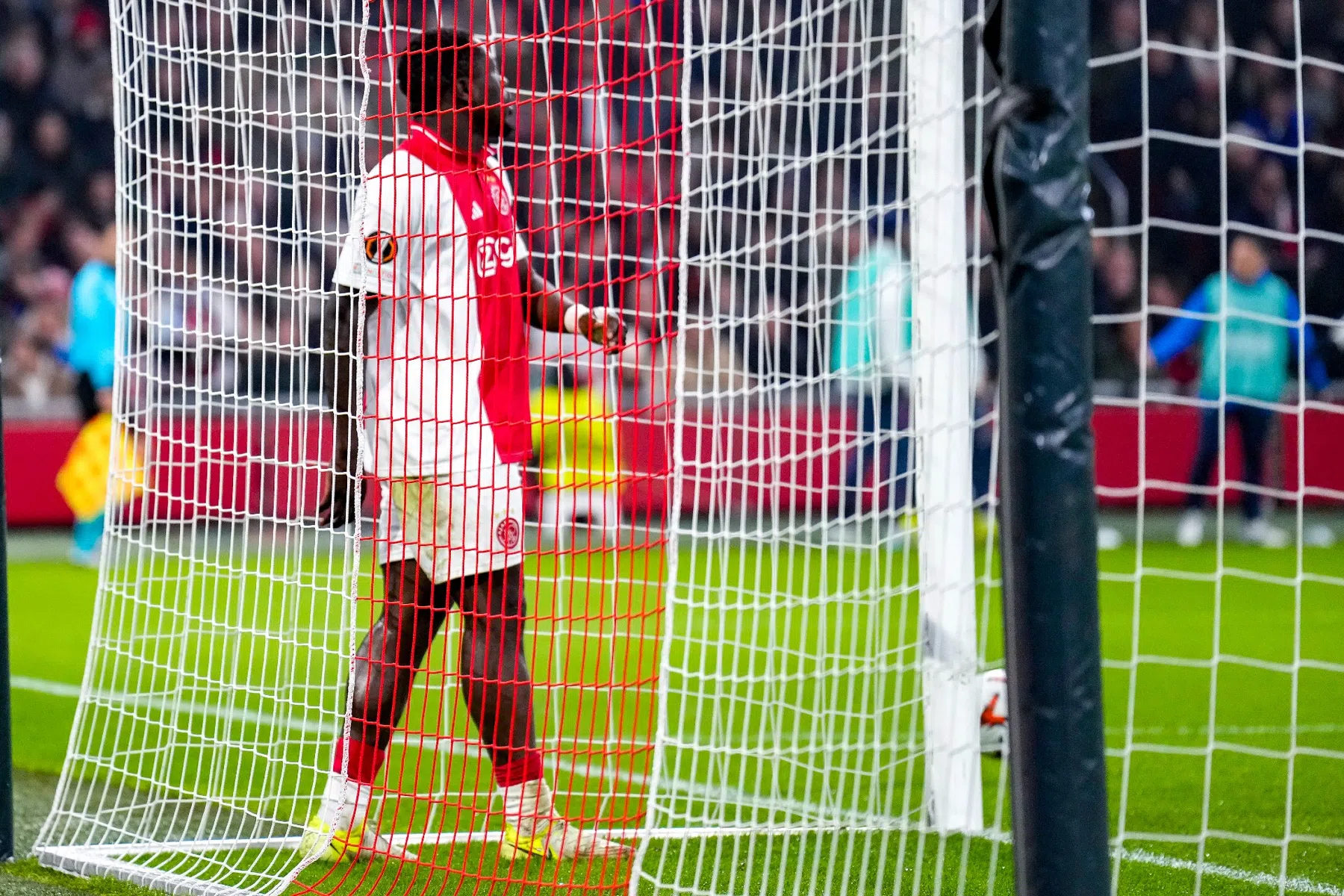 Brobbey baalt van kansen missend Ajax: 'We speelden een goede pot'