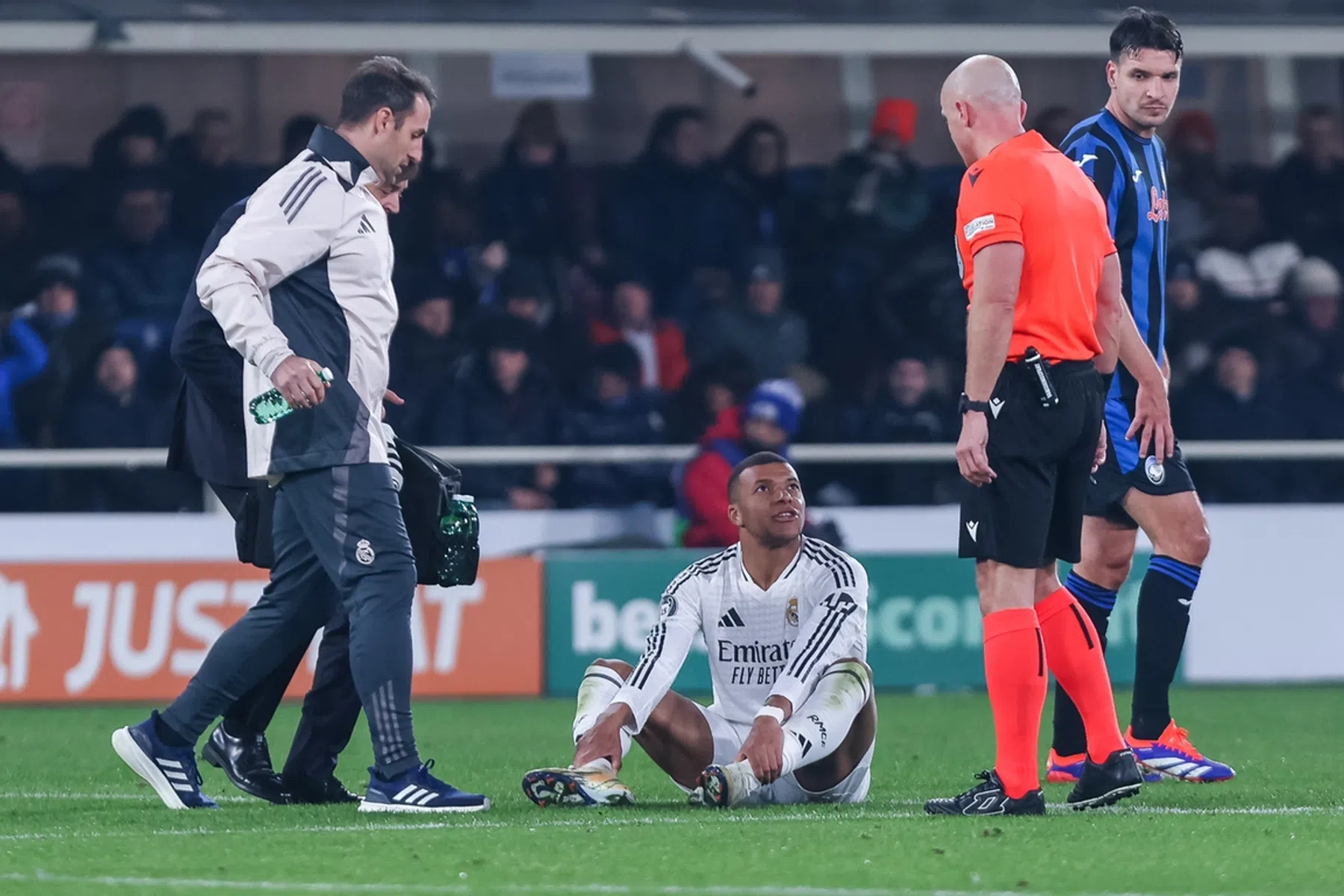 Dijbeenblessure houdt Mbappé uit de roulatie