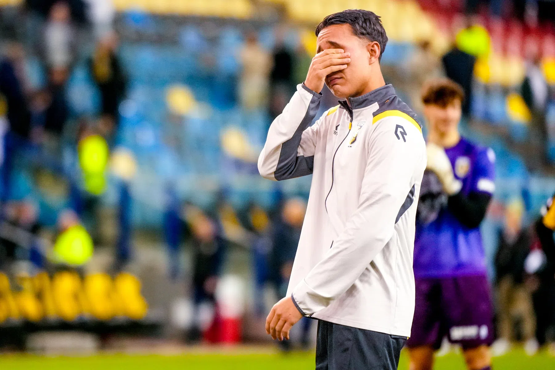 Uitzwaaiende Jonathans kon tranen in de rust al niet meer bedwingen