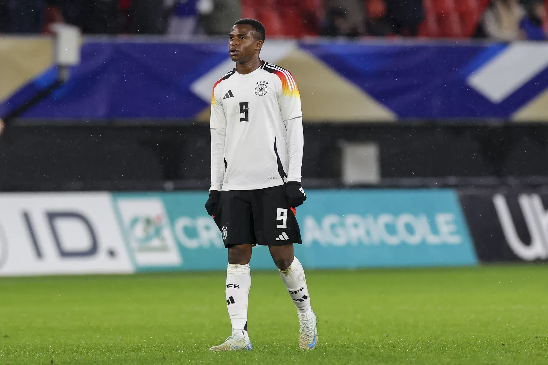 Dortmund drukt nieuwe twijfels over leeftijd Moukoko de kop in