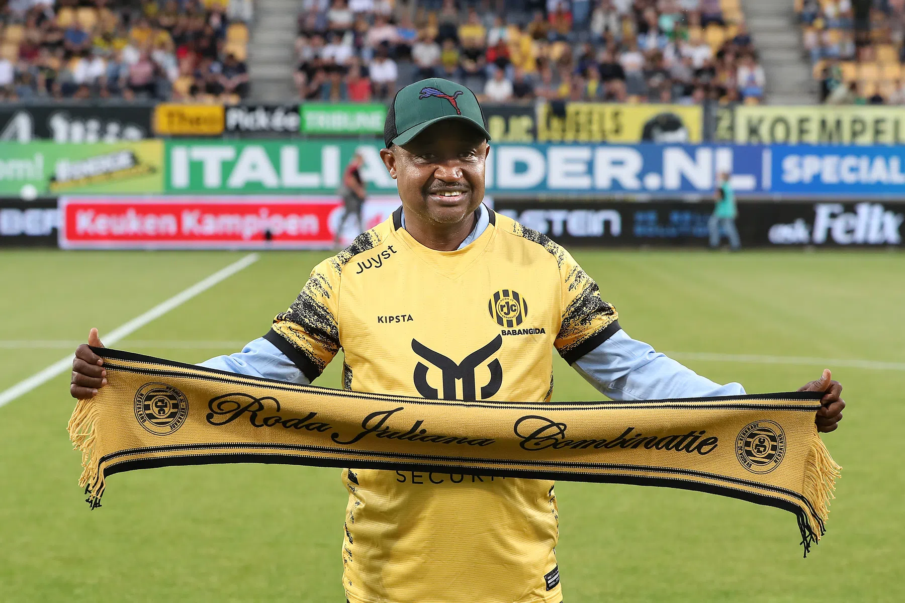 Ajax, Roda en VVV komen in actie voor Babangida na tragisch auto-ongeluk