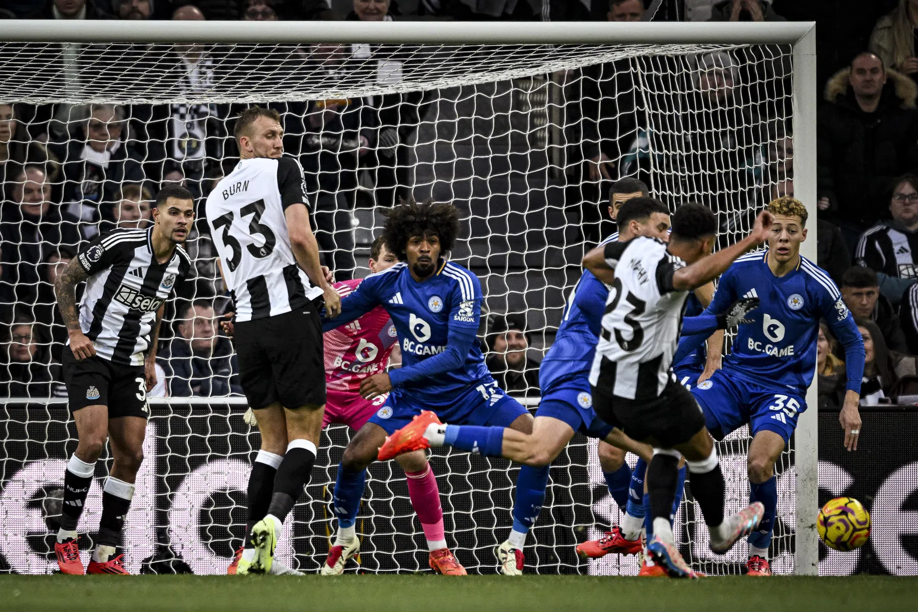 Engelse media zien gefrustreerde Van Nistelrooij: 'Leicester op elk vlak overklast'