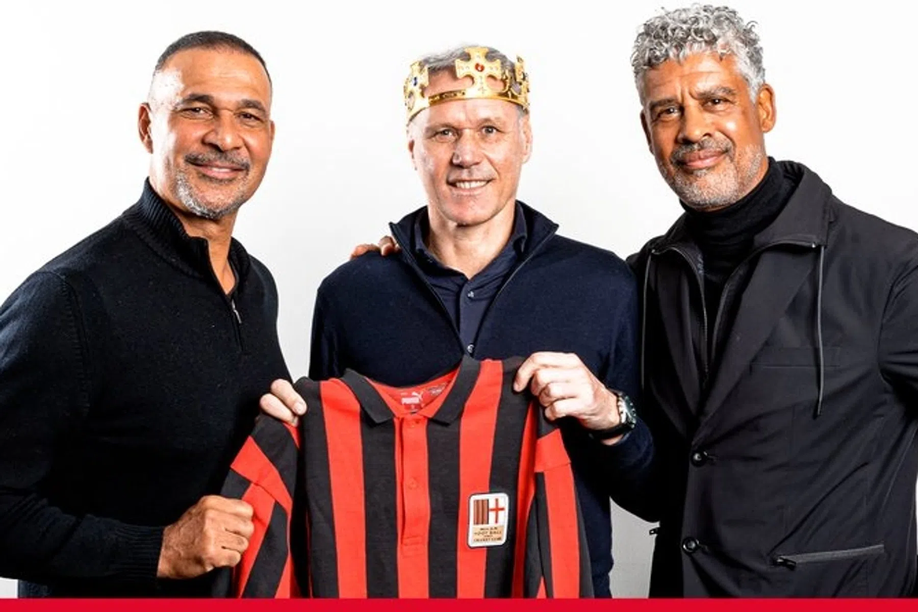 Van Basten, Rijkaard en Gullit kopiëren iconische foto rond feestwedstrijd AC Milan