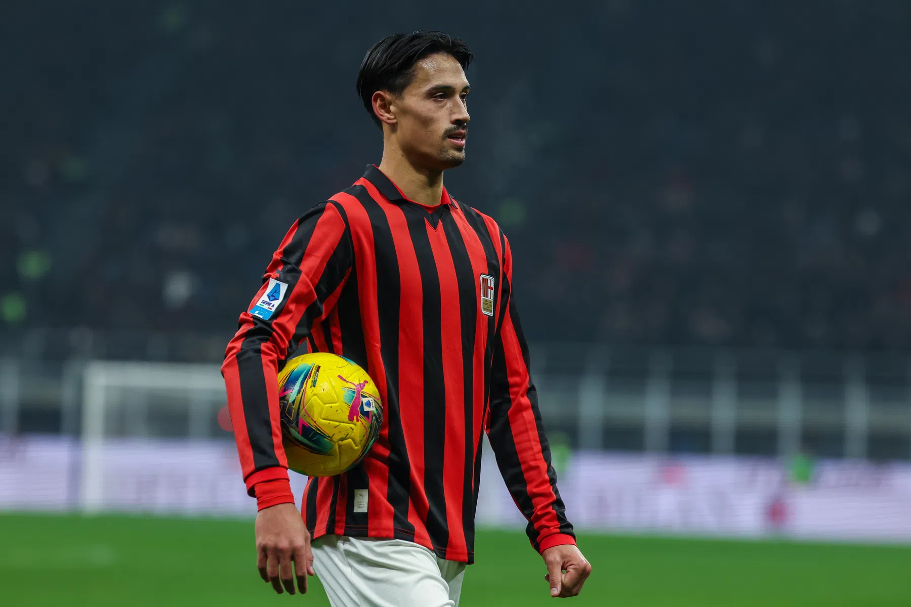 Jubileumwedstrijd AC Milan draait uit op een fiasco