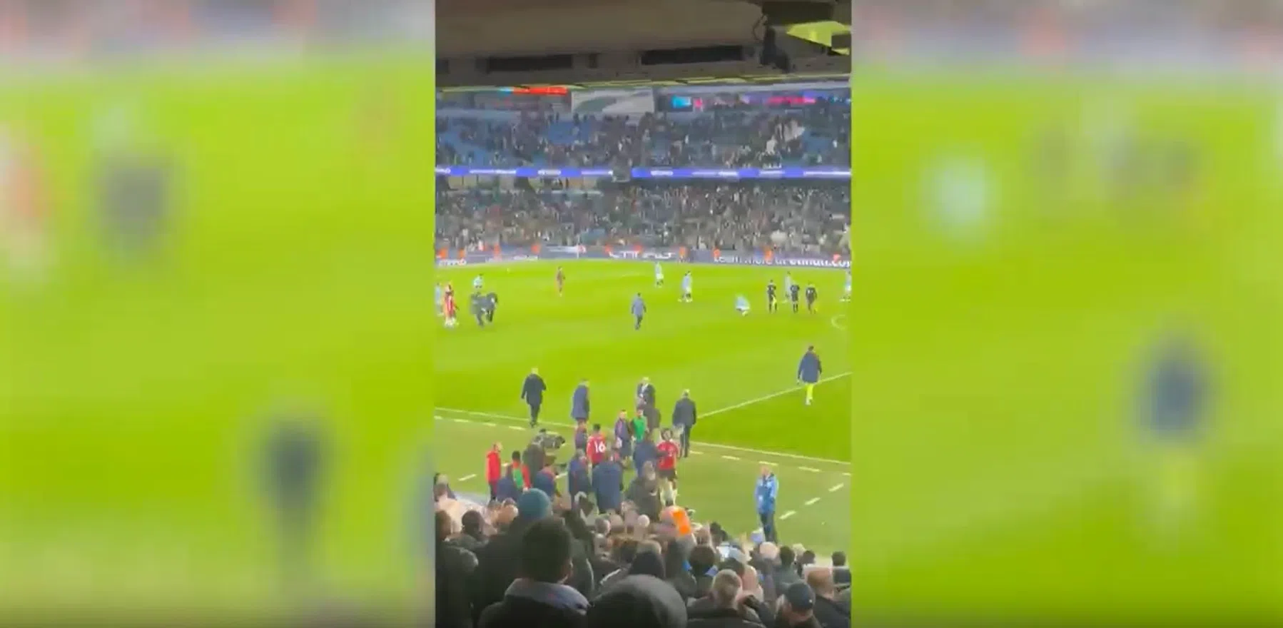Zirkzee provoceert City-fans na zege van United