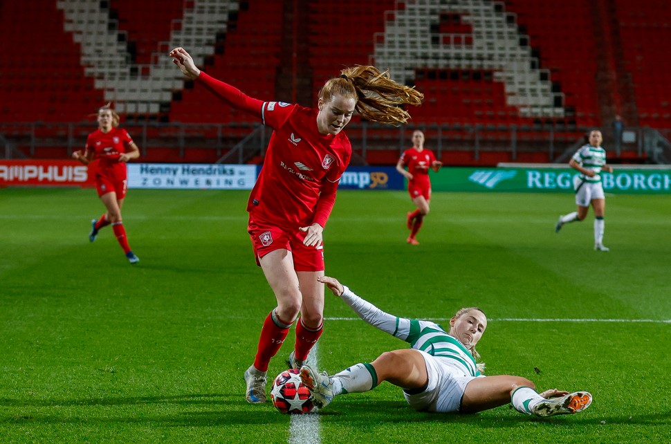 Vrouwen FC Twente danken kolderieke blunders bij afscheidszege in CL