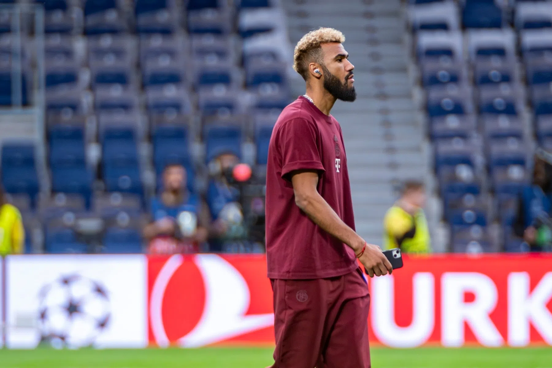 Choupo-Moting is na een half jaar weer onder de pannen