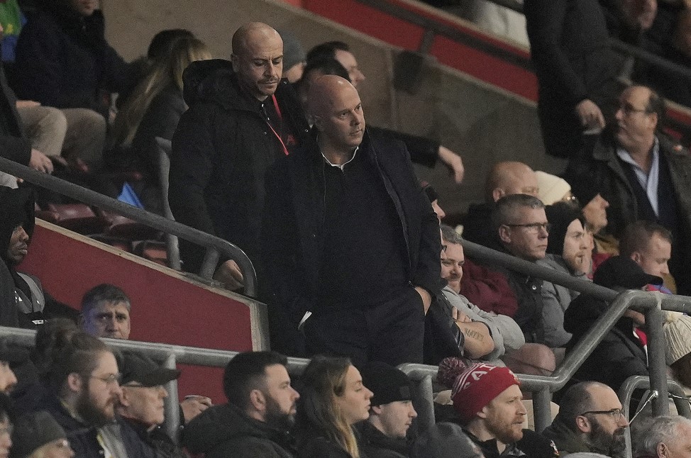 Slot ziet Hulshoff en Heitinga Liverpool naar halve finale leiden