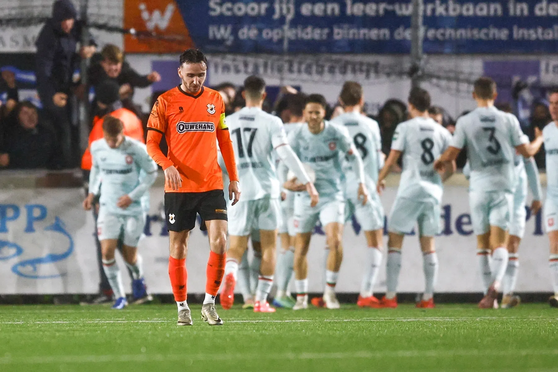 Dapper Katwijk komt goal te kort: Twente met hakken over de sloot door