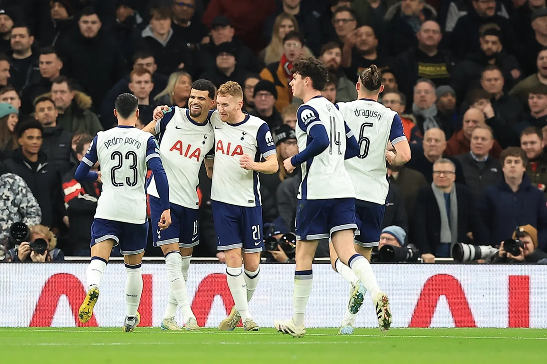 Pijnlijke uitschakeling voor United na foutenfestival tegen Spurs