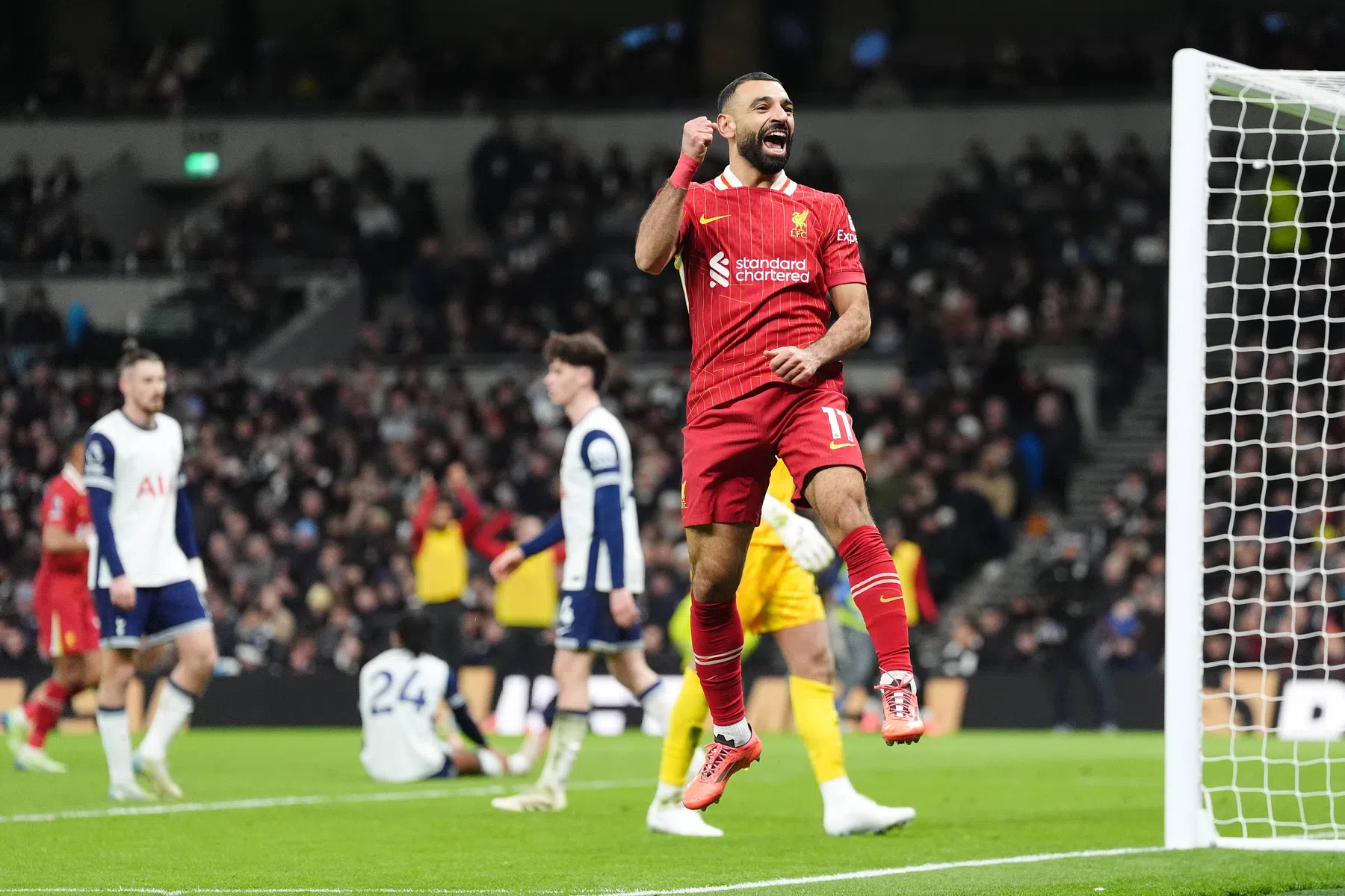 Liverpool geeft show weg en verstevigt koppositie met zesklapper