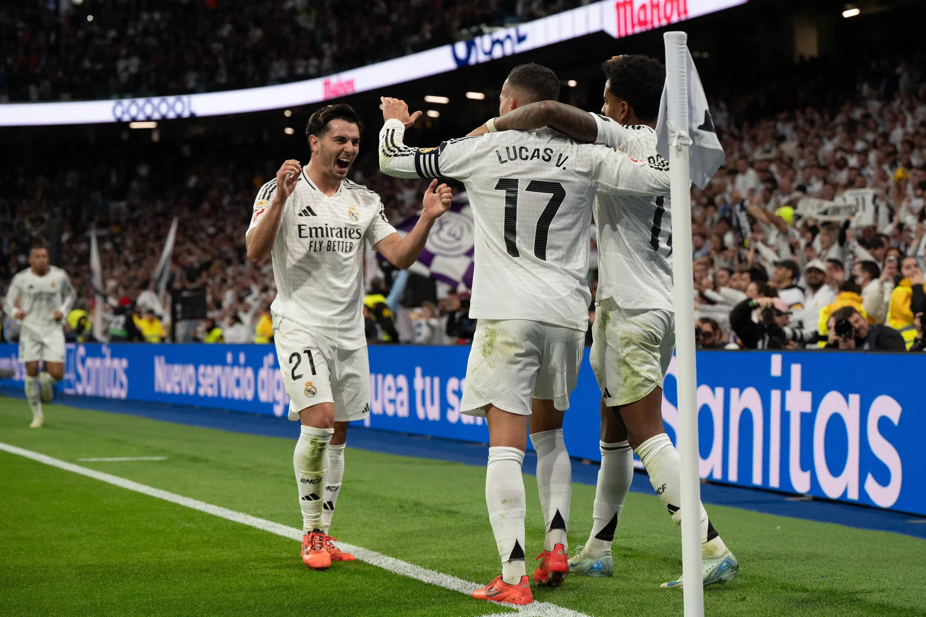 Real Madrid doet met prachtige goals goede zaken in titelstrijd