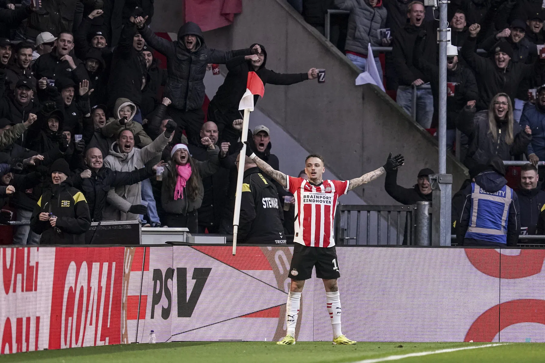 Lang plaagt Feyenoord voor tweede keer met post op social media