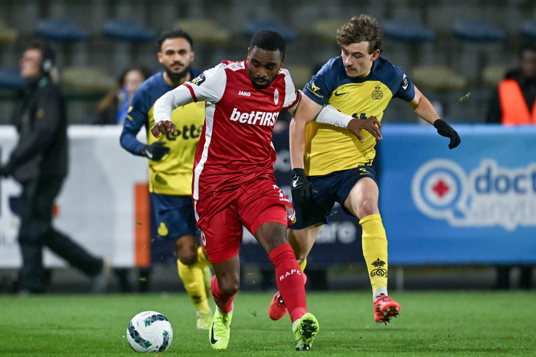 Kerk maakt indruk bij Antwerp FC: 'Wat heeft hij gegeten met de kerst?'